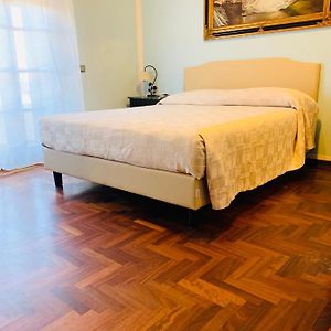 Camera standard con letto king size